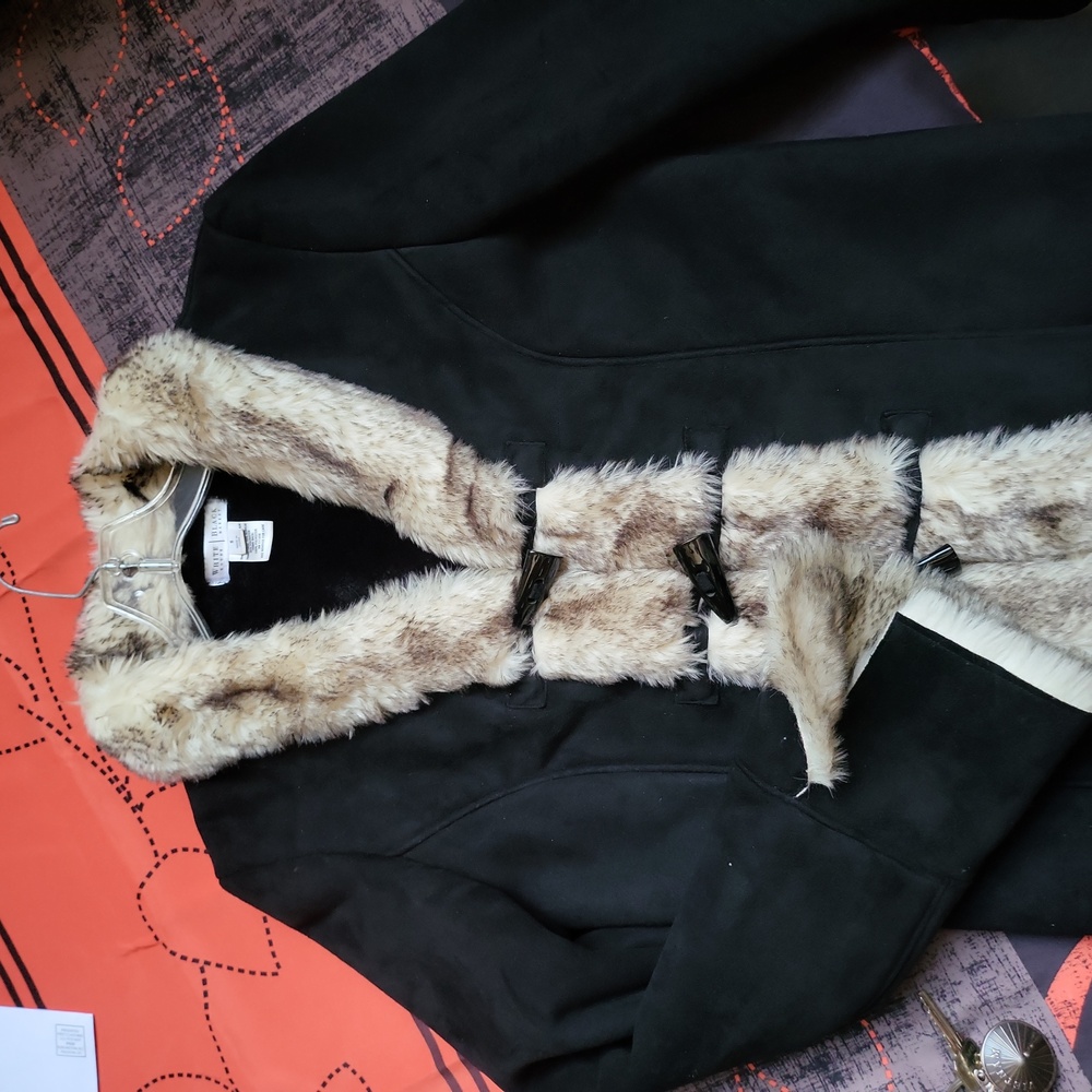 WHITE HOUSE BLACK MARKET JACKET FAUX LEATHER/FUR BEAUTIFUL PRE-OWNED CONDITION